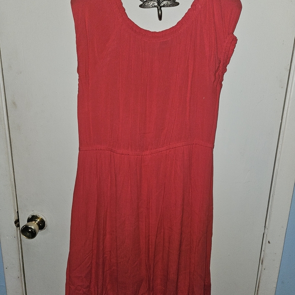 Avenue Red Maxi Dress - Picture 4 of 4